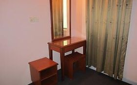 The Hoover Hotel  2*